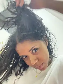 Snapshot of LIA_PARKERR chatting on February 2026 12:11:01 AM LIA PARKERR online show from February 2026 12:11:01 AM