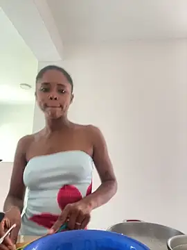 Snapshot of LIA_PARKERR chatting on February 2026 04:08:01 PM LIA PARKERR online show from February 2026 04:08:01 PM