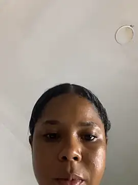 LIA PARKERR online show from April 2026 12:41:01 AM