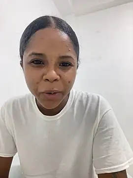 Snapshot of LIA_PARKERR chatting on April 2026 04:16:01 AM LIA PARKERR online show from April 2026 04:16:01 AM