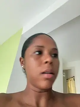 Snapshot of LIA_PARKERR chatting on May 2026 07:20:02 PM LIA PARKERR online show from May 2026 07:20:02 PM