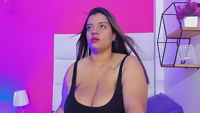 Snapshot of Roxy_sexy69_ chatting on February 2026 03:51:02 AM Roxy sexy69 online show from February 2026 03:51:02 AM