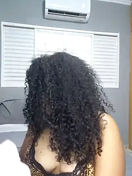 Snapshot of pandinhagamer chatting on February 2026 09:18:01 PM pandinhagamer online show from February 2026 09:18:01 PM