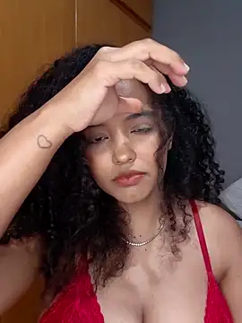 Snapshot of pandinhagamer chatting on February 2026 03:48:02 AM pandinhagamer online show from February 2026 03:48:02 AM