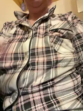 Snapshot of lickablelynn87 chatting on February 2026 02:39:02 AM lickablelynn87 online show from February 2026 02:39:02 AM