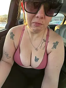 Snapshot of lickablelynn87 chatting on February 2026 01:16:01 PM lickablelynn87 online show from February 2026 01:16:01 PM