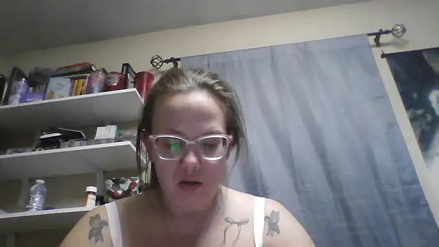 Snapshot of lickablelynn87 chatting on March 2026 12:39:01 AM lickablelynn87 online show from March 2026 12:39:01 AM