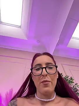 Snapshot of CrystalRedd chatting on February 2026 06:57:02 AM CrystalRedd online show from February 2026 06:57:02 AM