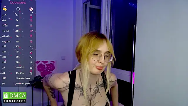 Snapshot of AdeLuna chatting on June 2026 09:21:02 PM AdeLuna online show from June 2026 09:21:02 PM