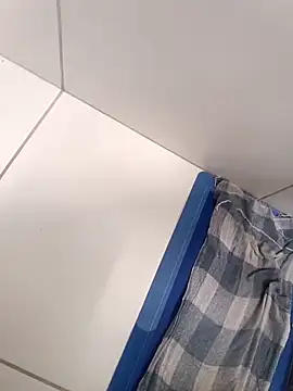 Snapshot of TropBig chatting on February 2026 04:44:01 PM TropBig online show from February 2026 04:44:01 PM