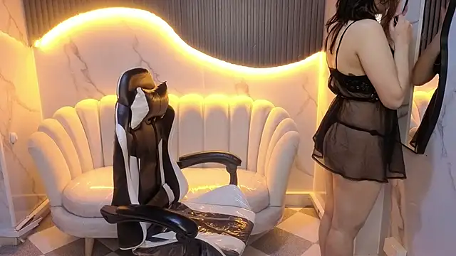 Snapshot of Valerie_moon_b chatting on February 2026 01:00:02 PM Valerie moon b online show from February 2026 01:00:02 PM