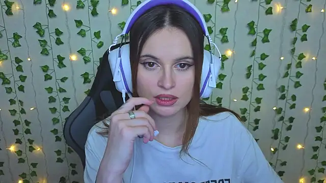 AliceIMonta online show from February 2026 12:17:01 PM