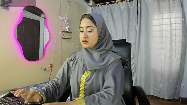 SamiraAwada online show from April 2026 07:18:02 PM