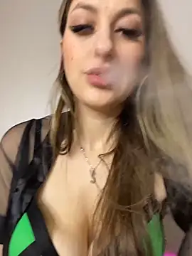 Alyxra online show from April 2026 07:45:01 AM