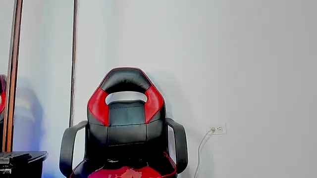 Snapshot of JERO_TEASE_S7S chatting on February 2026 07:36:01 PM JERO TEASE S7S online show from February 2026 07:36:01 PM