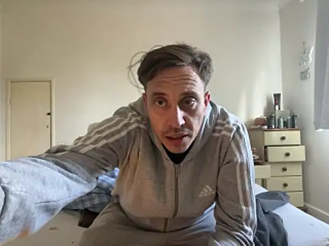 malcolm2334 online show from April 2026 02:22:01 PM