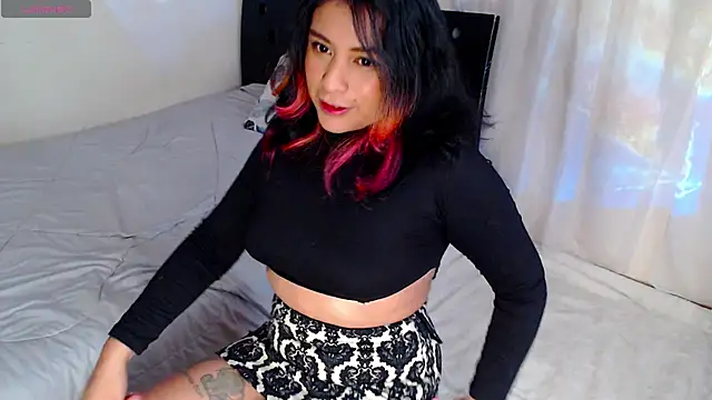 laury moon online show from February 2026 04:55:02 PM