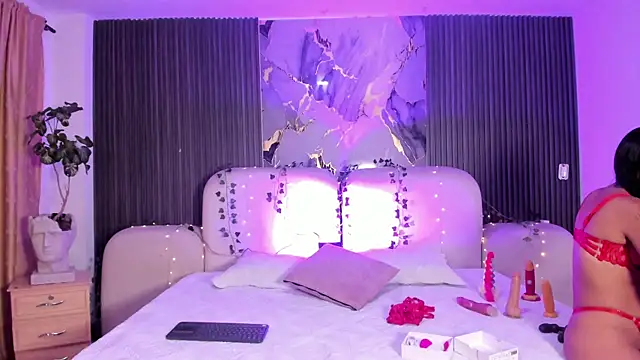 JazminRusso  online show from April 2026 04:48:01 AM