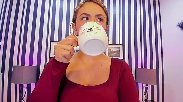 TherezaLarson online show from April 2026 11:57:01 AM