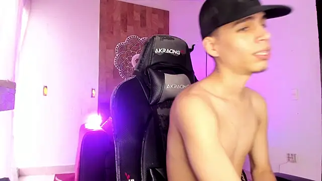 Snapshot of juan_posada chatting on February 2026 07:21:01 PM juan posada online show from February 2026 07:21:01 PM