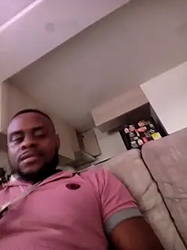 Snapshot of Tuverdugo12 chatting on March 2026 11:18:01 PM Tuverdugo12 online show from March 2026 11:18:01 PM