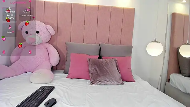 Snapshot of megan_sofiaa_ chatting on February 2026 01:20:01 PM megan sofiaa online show from February 2026 01:20:01 PM