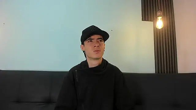 Snapshot of Lio_____ chatting on March 2026 03:20:01 AM Lio online show from March 2026 03:20:01 AM