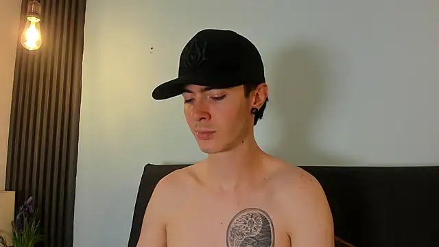 Snapshot of Lio_____ chatting on March 2026 07:15:01 AM Lio online show from March 2026 07:15:01 AM