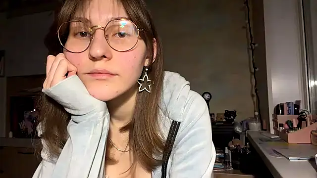 Snapshot of Miaaa_Moon chatting on February 2026 02:22:02 PM Miaaa Moon online show from February 2026 02:22:02 PM