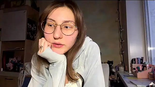 Snapshot of Miaaa_Moon chatting on February 2026 01:50:02 PM Miaaa Moon online show from February 2026 01:50:02 PM