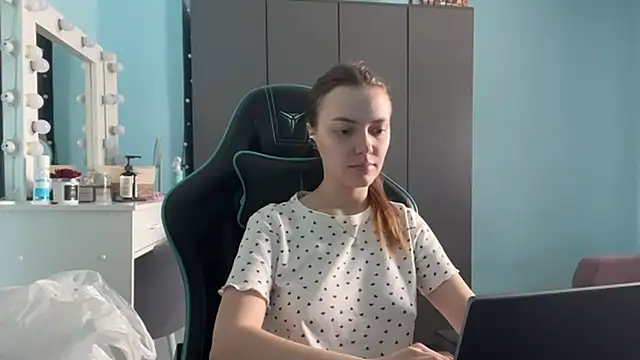 Snapshot of AndreeMerryman chatting on February 2026 02:12:02 AM AndreeMerryman online show from February 2026 02:12:02 AM