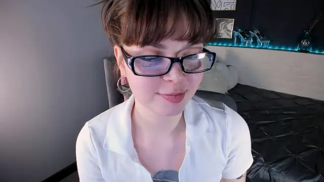 Maykinkya online show from March 2026 02:00:01 PM