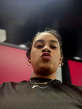 LunaHeat online show from April 2026 09:39:33 PM