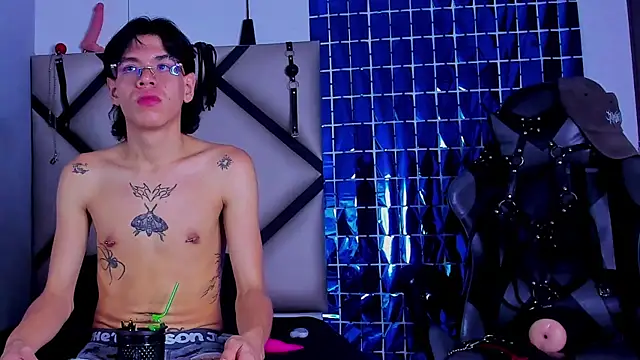 Snapshot of Bennet-Gray chatting on February 2026 04:13:02 AM Bennet-Gray online show from February 2026 04:13:02 AM