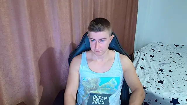 Snapshot of TodMusclePower9 chatting on February 2026 04:32:01 AM TodMusclePower9 online show from February 2026 04:32:01 AM