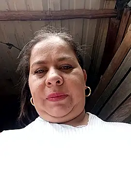 Snapshot of Diana_006 chatting on June 2026 06:42:01 PM Diana 006 online show from June 2026 06:42:01 PM