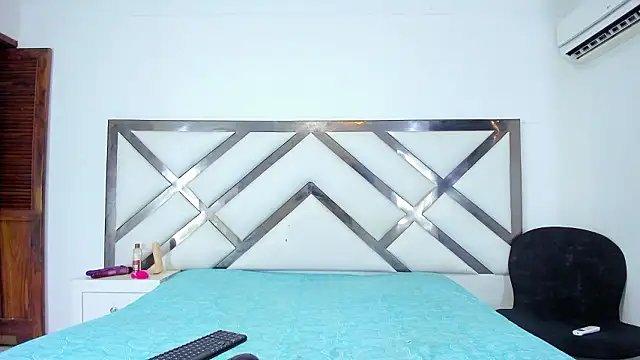 Nico Hillx online show from February 2026 05:39:01 PM