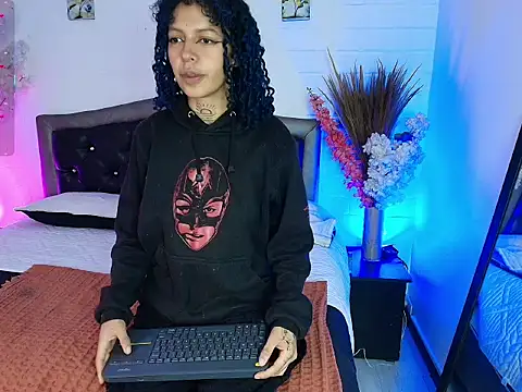 HannahBlue  online show from February 2026 12:33:02 PM