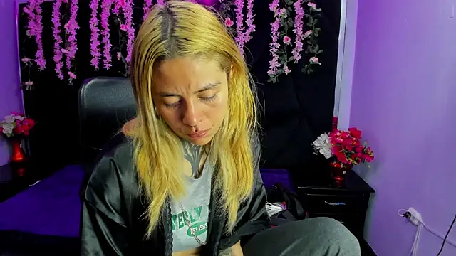 Dakota Angell  online show from February 2026 03:14:02 AM