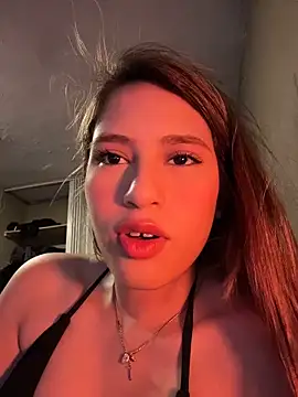 Snapshot of romyamo chatting on April 2026 01:41:02 AM romyamo online show from April 2026 01:41:02 AM