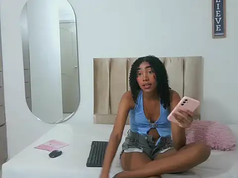 Yizz laan online show from February 2026 03:51:02 AM