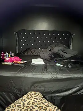 tipheragain online show from April 2026 01:25:02 PM