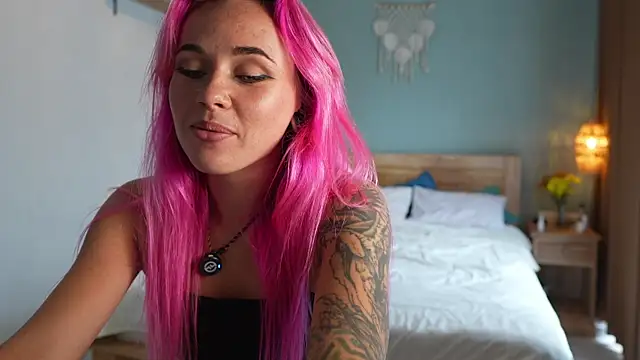 Snapshot of Sarah_Pink chatting on November 2025 12:31:01 AM Sarah Pink online show from November 2025 12:31:01 AM