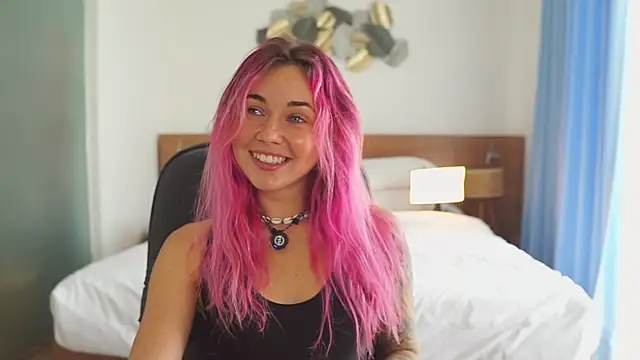 Snapshot of Sarah_Pink chatting on December 2025 01:34:01 AM Sarah Pink online show from December 2025 01:34:01 AM