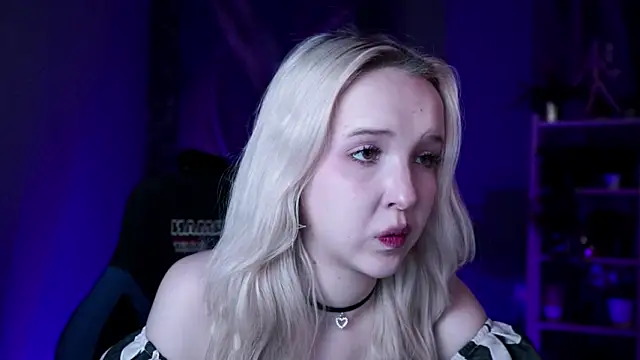 Snapshot of MaoqiBeverly chatting on February 2026 02:34:02 AM MaoqiBeverly online show from February 2026 02:34:02 AM