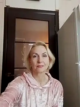 Snapshot of MichelleSolis chatting on February 2026 02:43:02 PM MichelleSolis online show from February 2026 02:43:02 PM