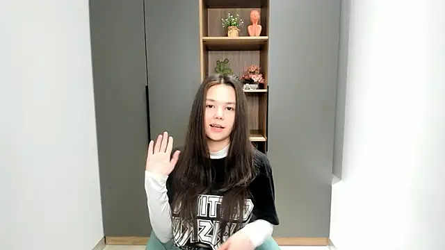 MindaGuyett online show from February 2026 06:40:02 AM