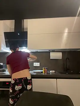 Just-Lilly online show from April 2026 07:07:02 PM