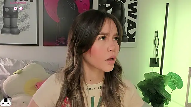 Hey lucy   online show from April 2026 11:33:02 AM