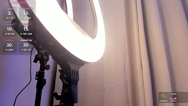 Snapshot of Lucia_velez chatting on February 2026 02:18:01 AM Lucia velez online show from February 2026 02:18:01 AM